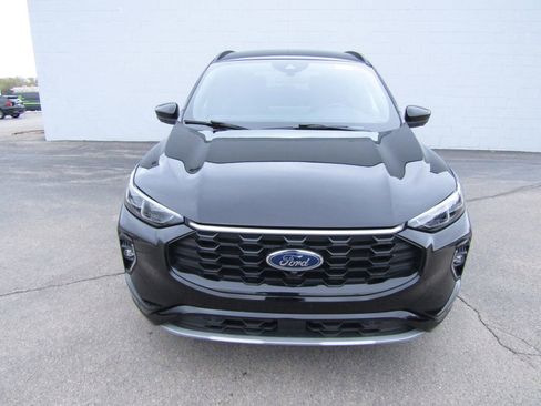 Used 2023 Ford Escape ST-Line Elite AWD/4WD image 4
