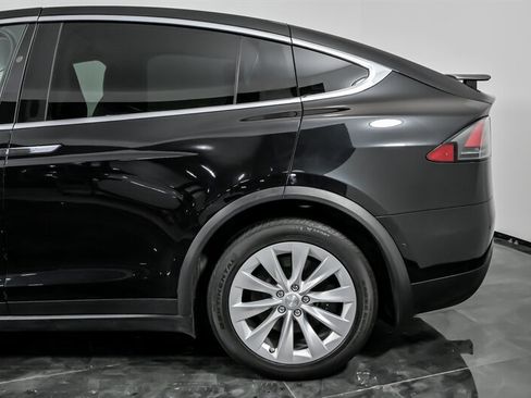 Used 2018 Tesla Model X 100D image 8