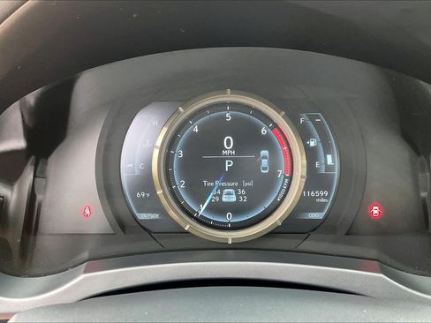 Used 2016 Lexus IS 200t w/ F Sport Package RWD image 26