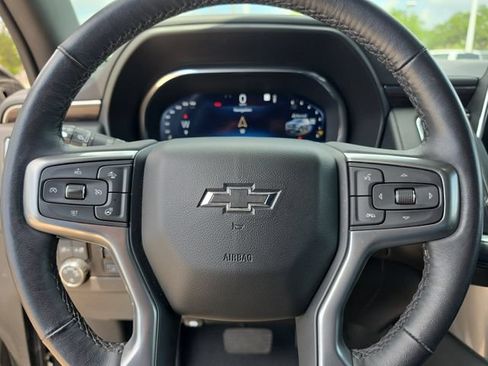 Used 2022 Chevrolet Suburban Z71 w/ Luxury Package AWD/4WD image 21