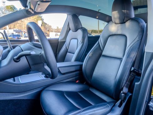 Used 2024 Tesla Model Y Long Range image 17