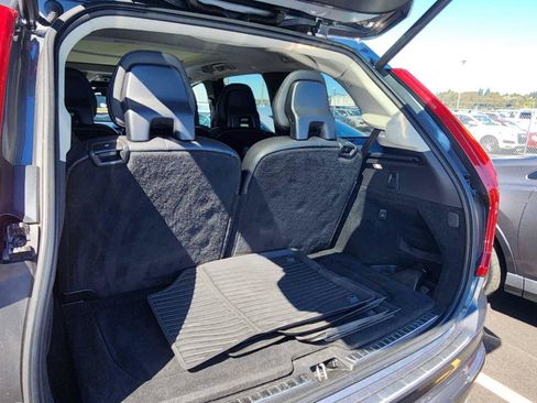 Used 2019 Volvo XC90 T6 Momentum w/ Protection Package Premier AWD/4WD image 4