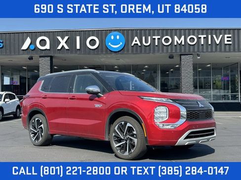 Used 2025 Mitsubishi Outlander 4WD Plug-In Hybrid image 1