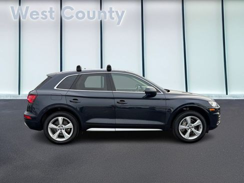 Used 2020 Audi Q5 2.0T Premium Plus w/ Premium Plus Package AWD/4WD image 2