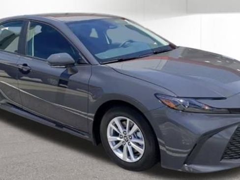 Used 2025 Toyota Camry LE image 2