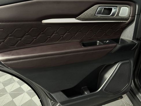 Used 2025 Ford Explorer Platinum w/ LUX Leather Package image 29