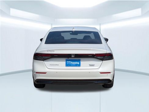 Used 2024 Honda Accord Touring image 5
