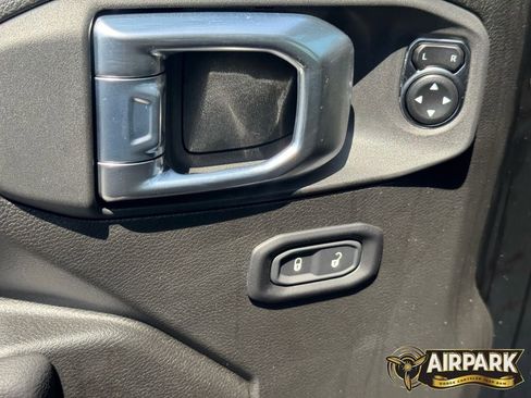New 2025 Jeep Gladiator Sport AWD/4WD image 13