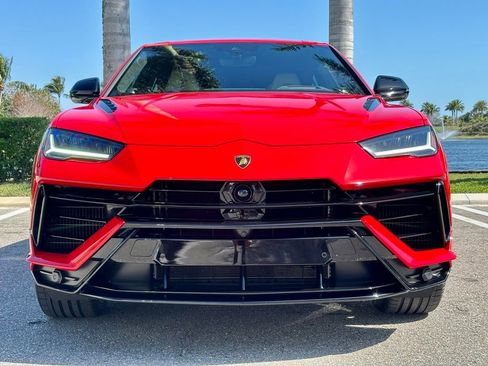 Used 2024 Lamborghini Urus S image 3