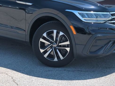 Used 2023 Volkswagen Tiguan S FWD image 2