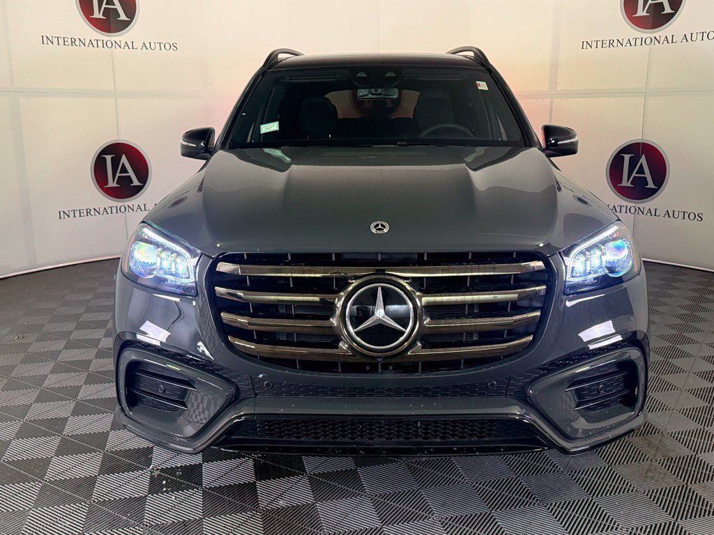 Used 2026 Mercedes-Benz GLS 450 4MATIC image 2