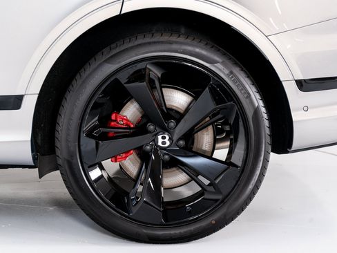 New 2025 Bentley Bentayga image 44