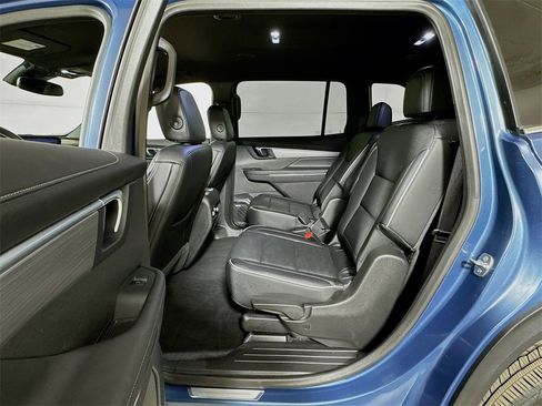 Used 2025 Buick Enclave Preferred image 23