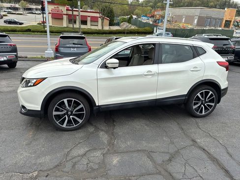 Certified 2019 Nissan Rogue Sport SL w/ Premium Package AWD/4WD image 4