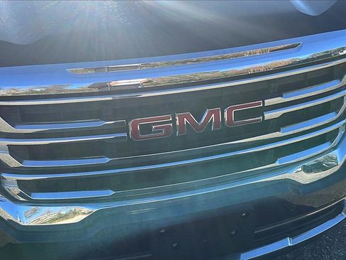 Certified 2021 GMC Acadia SLE w/ Driver Convenience Package image 28