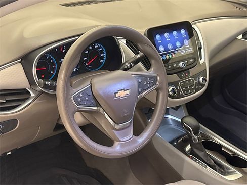 Used 2021 Chevrolet Malibu LT image 18