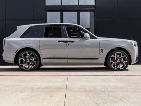 New 2027 Rolls-Royce Cullinan Black Badge AWD/4WD image 12