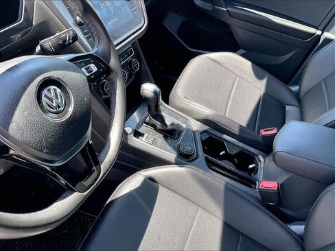 Used 2020 Volkswagen Tiguan SEL AWD/4WD image 20