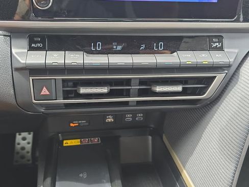 Used 2026 Toyota Camry SE w/ Convenience Package FWD image 24