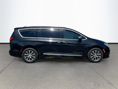 Used 2021 Chrysler Pacifica Pinnacle FWD image 8