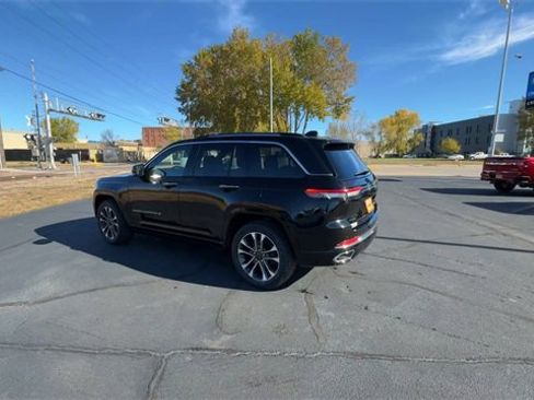 Used 2023 Jeep Grand Cherokee Overland image 6