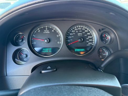 Used 2007 Chevrolet Suburban LT w/ LT Preferred Equipment Group AWD/4WD image 46