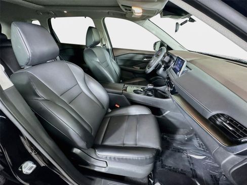 Used 2023 Nissan Rogue SV w/ SV Premium Package FWD image 29