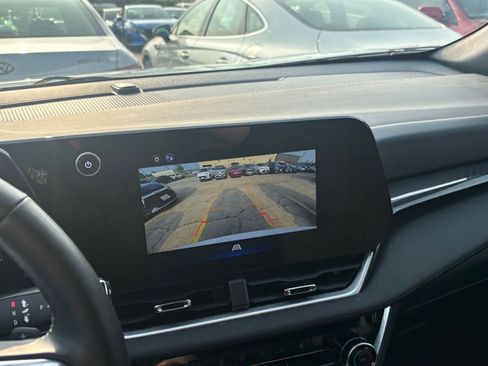 Used 2025 Chevrolet Equinox LT FWD image 24