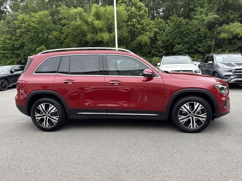 New 2025 Mercedes-Benz GLB 250 image 2