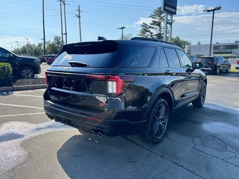Used 2025 Ford Explorer ST AWD/4WD image 7