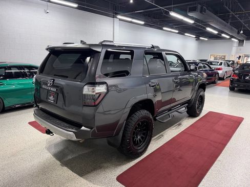 Used 2018 Toyota 4Runner TRD Off-Road Premium AWD/4WD image 13