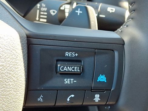 Used 2025 Nissan Rogue SV image 22