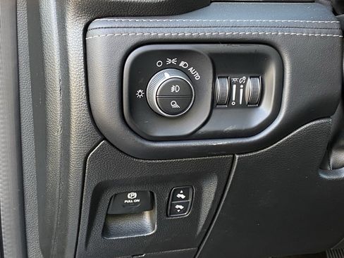 Used 2023 RAM 1500 Limited image 12