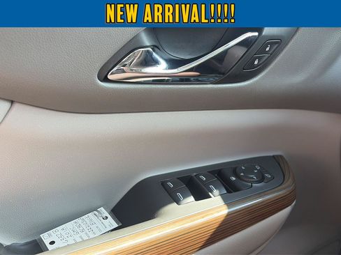 Used 2018 GMC Acadia SLE w/ LPO, Protection Package FWD image 19