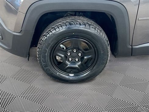 Used 2018 Jeep Renegade Sport w/ Power & Air Group image 34