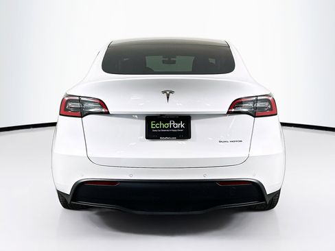 Used 2021 Tesla Model Y Long Range image 7