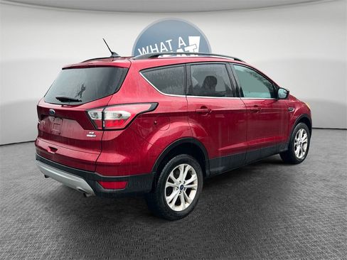 Used 2018 Ford Escape SE w/ SE Sync 3 Package image 3