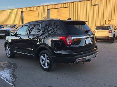 Used 2017 Ford Explorer XLT w/ Equipment Group 202A image 7