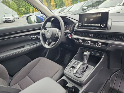 Used 2025 Honda CR-V LX image 10