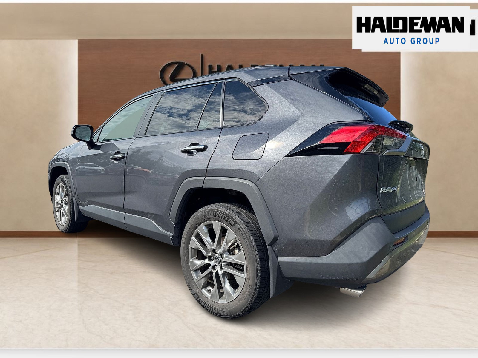Used 2020 Toyota RAV4 Limited w/ All Weather Liner Package AWD/4WD image 3