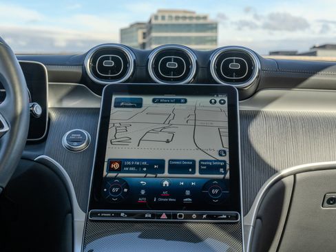 Used 2023 Mercedes-Benz GLC 300 4MATIC image 26