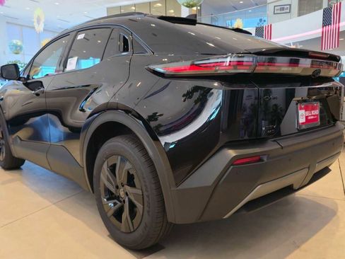 New 2026 Toyota C-HR image 4