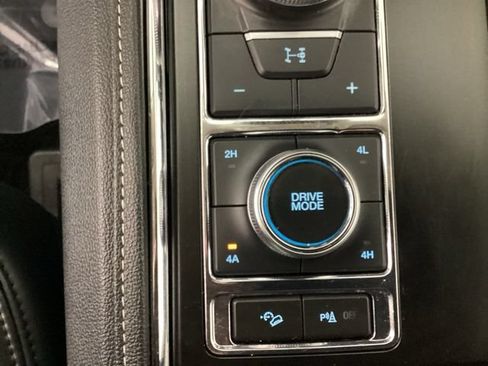 Used 2022 Ford Expedition XLT AWD/4WD image 27