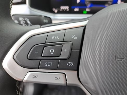 New 2026 Volkswagen Taos SE image 16