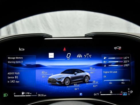 Used 2022 Mercedes-Benz SL 63 AMG 4MATIC w/ Driver Assistance Package image 51