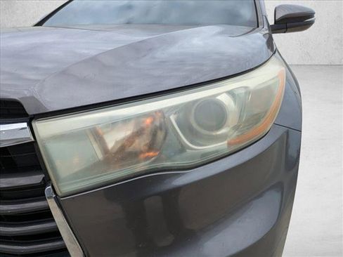 Used 2015 Toyota Highlander XLE image 6