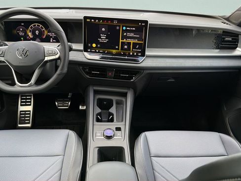 New 2026 Volkswagen Tiguan SE R-Line FWD image 11