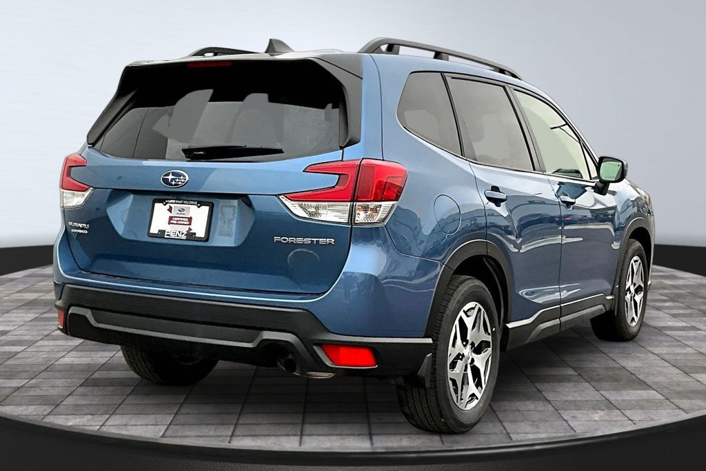 Used 2024 Subaru Forester Premium AWD/4WD image 6