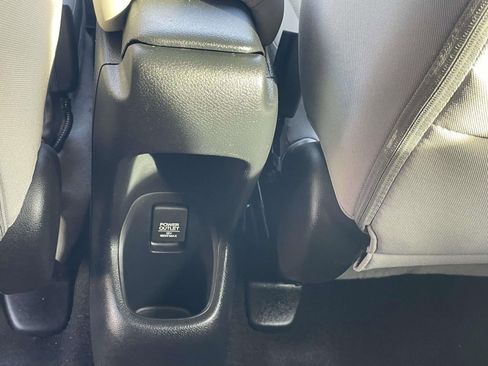 Used 2017 Honda HR-V LX image 11