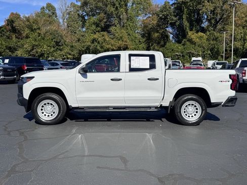 Used 2023 Chevrolet Colorado W/T image 3